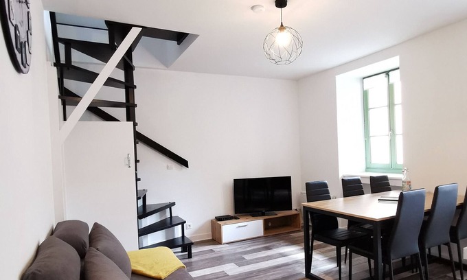 Dol-de-Bretagne House | Lovely fully-equipped apartment house, quiet and bright, near Mont-Saint-Michel