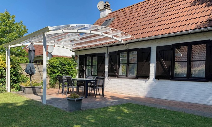 Bredene House | Lovely furnished fishing house in a peaceful location near to the beaches