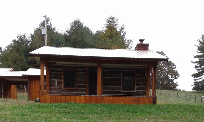 Wellston Cabin | Lovely get away cabin. Prefect for a romantic weekend!