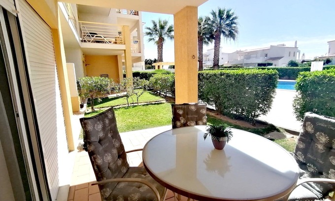Correeira Apartment | Lovely ground floor apartment 2 bedroom apartment in Albufeira/Algarve