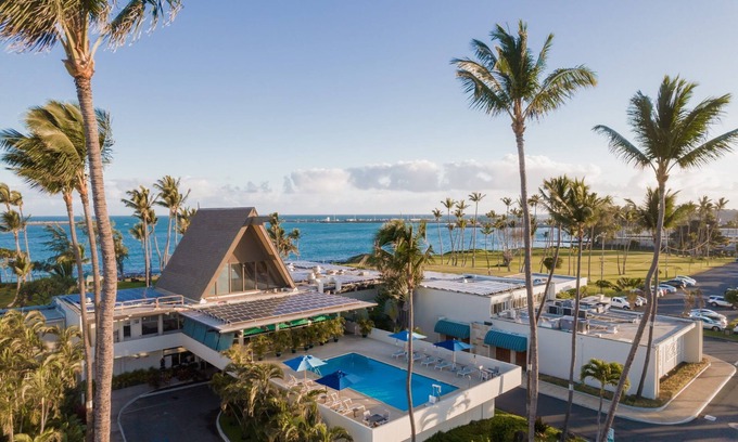Kahului Hotel | Lovely Hawaii Retreat | 3 Gorgeous Ocean View Rooms w/Pool and Beach Access