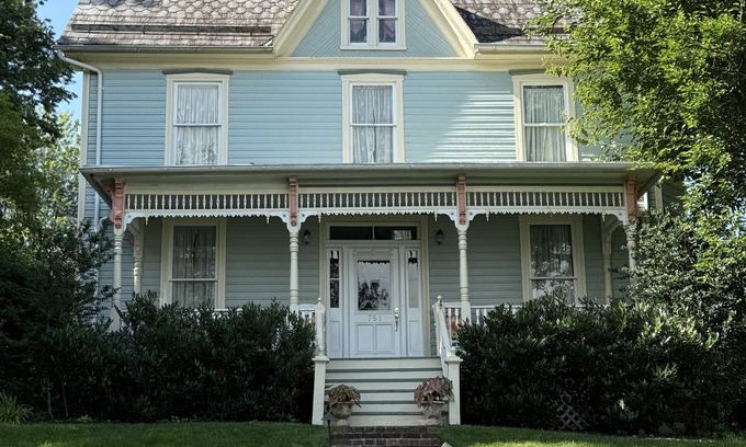 Harpers Ferry House | Lovely Historic, Victorian, 4 Bedroom, 3 Bath in Harpers Ferry
