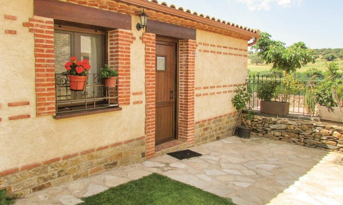 Aldeanueva de la Sierra House | Lovely home in Aldeanue. de la Sierra