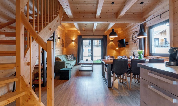 Jenig House | Lovely holiday home on park near ski resort