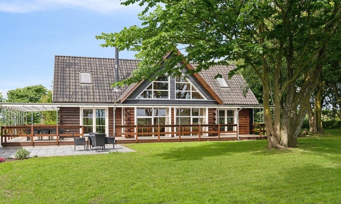 ster Assels House | Lovely holiday home of 169 m2 for 8 people with fjord view.