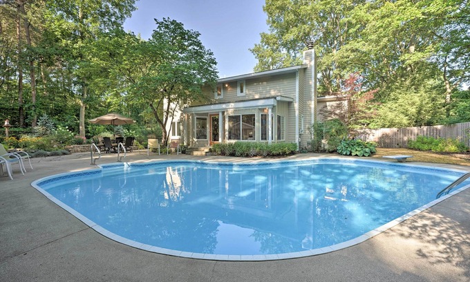 Holland House | Lovely Holland Home w/1 Mile to Lake Michigan!