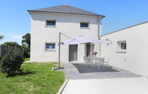 Saint-Meloir-des-Ondes House | Lovely Home In Saint-Méloir-Des-Ondes