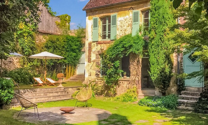 Villeneuve-sur-Yonne House | Lovely home in Villeneuve-sur-Yonne
