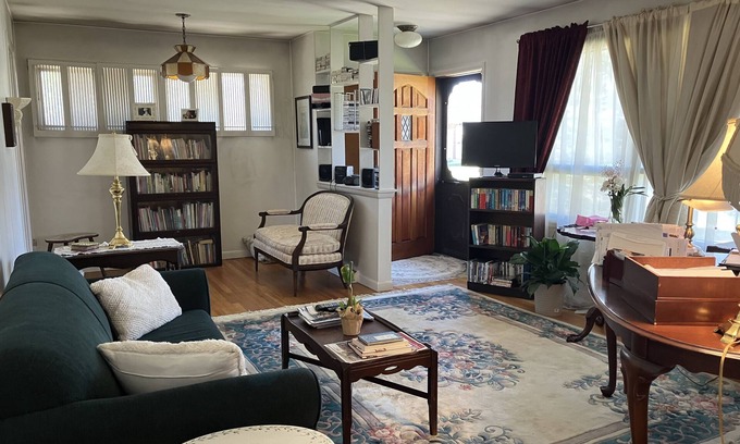 Dicken House | Lovely Home 10 min walk to U of M stadium You are renting rooms in the house.