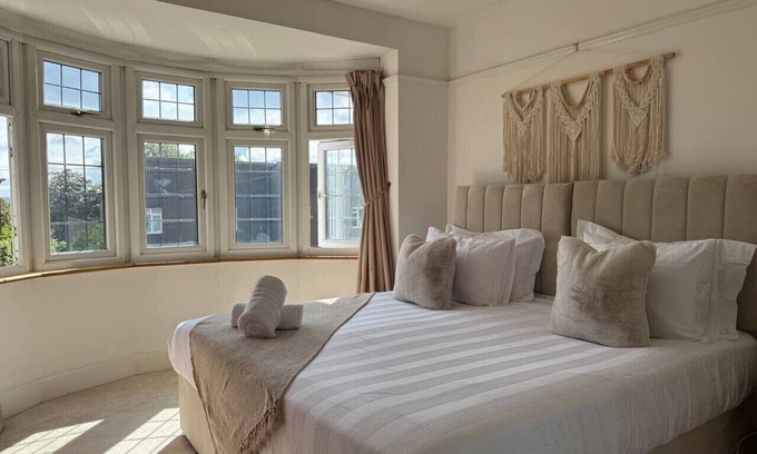 Strood House | Lovely Home 2 Parking Spaces | Castle & High St