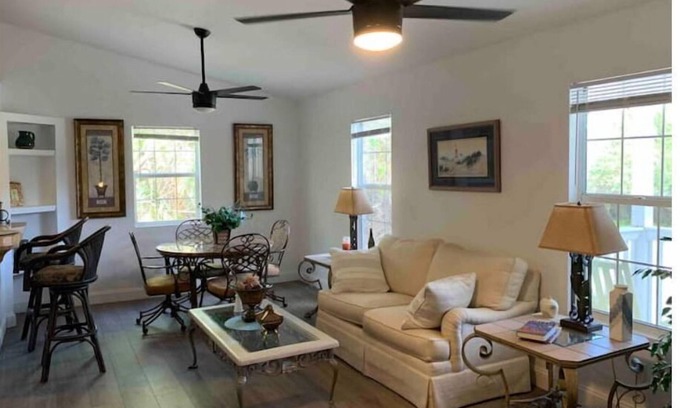 Palm Bay House | Lovely home 20 minutes to Melbourne beach, 3br 2bath king bed, deck, EV charger