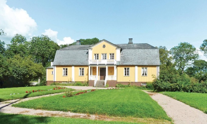 Virestad House | Lovely home in älmhult with kitchen