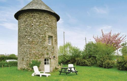 Anneville-sur-Mer House | Lovely Home In Anneville Sur Mer With Kitchenette