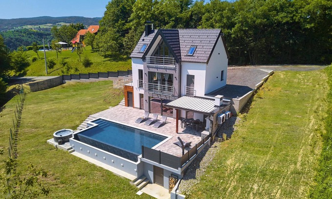 Bedenica House | Lovely home in Bedenica with jacuzzi