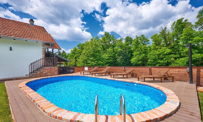 Brckovljani House | Lovely home in Hrebinec with WiFi