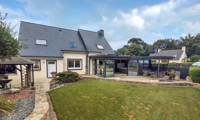 Landivisiau House | Lovely home in Landivisiau with sauna