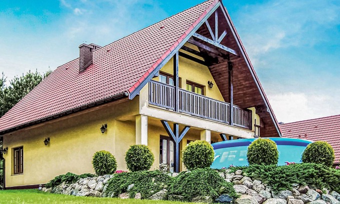 Malechowo House | Lovely home in Malechowo with WiFi