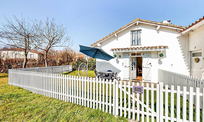 Oradour-Fanais House | Lovely home in Oradour-Fanais with WiFi