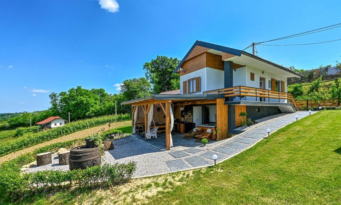 Strigova House | Lovely home in Sveti Urban with sauna