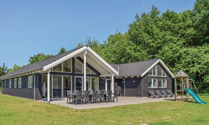 Lohals House | Lovely home in Tranekær with kitchen
