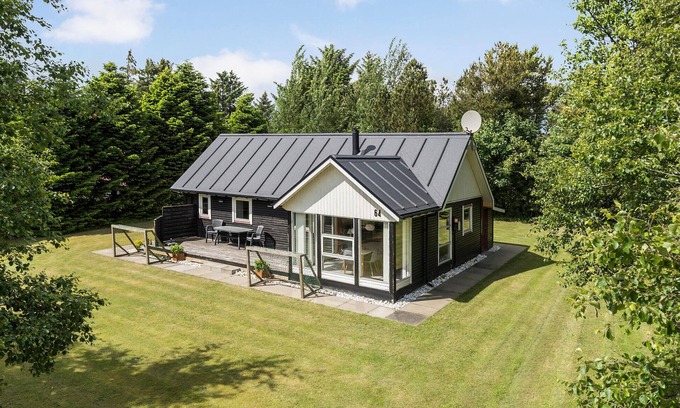 Vemb House | Lovely home in Vemb with WiFi