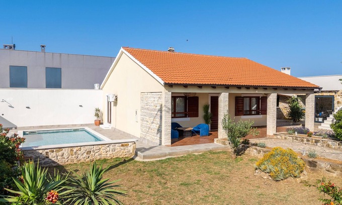Benkovac House | Lovely home in Zagrad