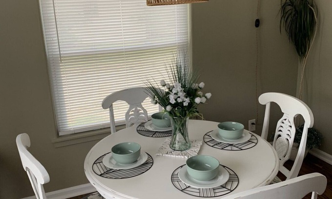 Lapeer House | Lovely Home located in Lapeer MI.
