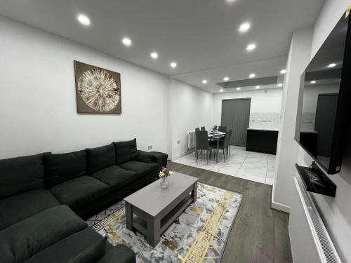 Sheldon Apartment | Lovely Home near BHX airport, NEC