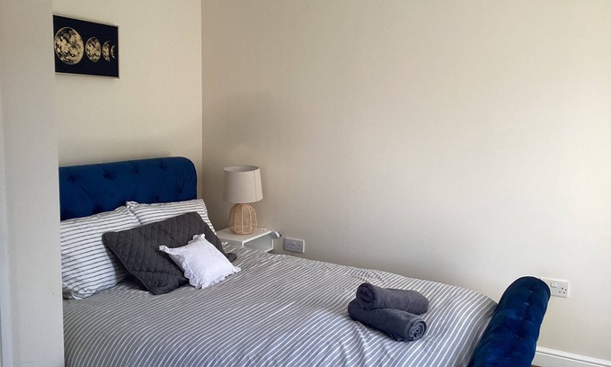 Chapeltown House | Lovely home4 contractors & family