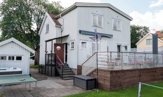 Enskede Villa | Lovely house close to Stockholm City for the big family