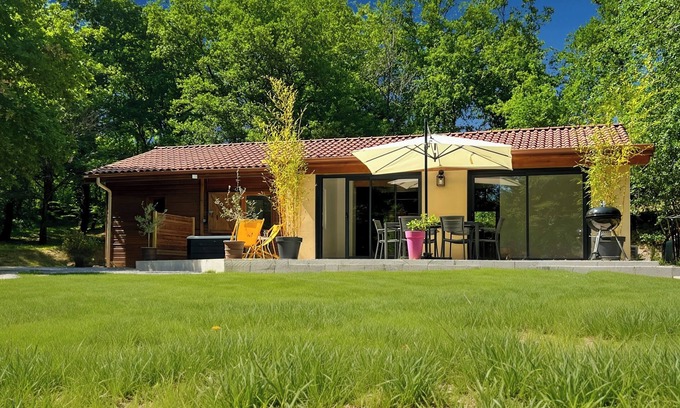 Monsempron-Libos House | Lovely House in the woods close to shops