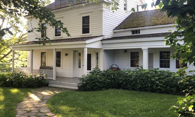 Stanfordville House | Lovely house in a gorgeous setting in Millbrook, NY