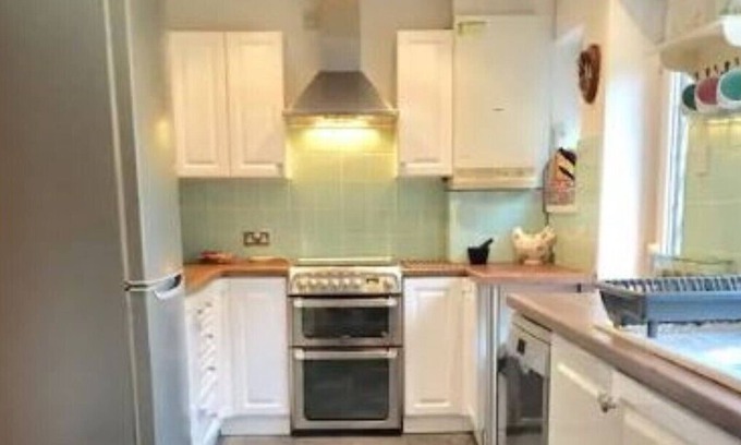 Leeds House | Lovely house in Leeds with gardens