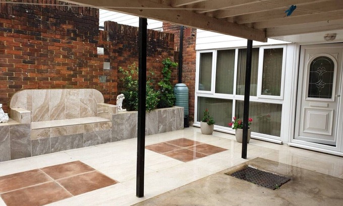 Southampton House | Lovely House with beautiful Common Garden View