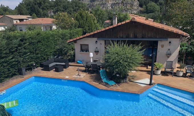 Crampagna Ski Chalet | Lovely individual chalet with swimming pool and water slide