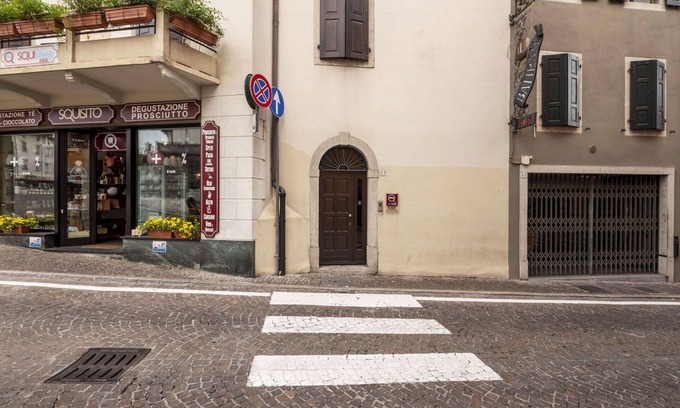 San Daniele del Friuli Apartment | Lovely apartment for 4 guests with WIFI, TV, pets allowed and parking