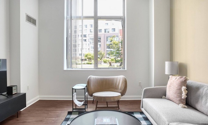 East Cambridge Apartment | Lovely Kendall Square 1BR w/Concierge & Gym, steps to MIT, by Blueground