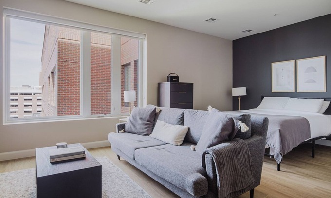 East Cambridge Apartment | Lovely Kendall Square Studio w/Gym, W/D & Roof, nr MIT, by Blueground