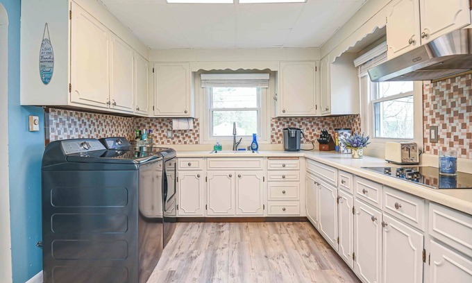 Kittery House | Lovely Kittery Country Retreat