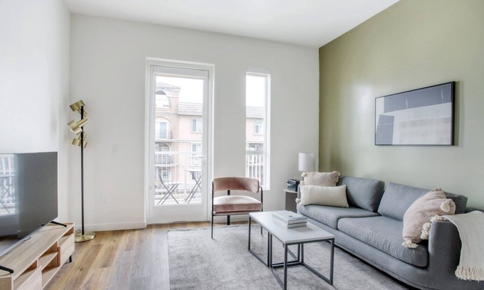 Koreatown Apartment | Lovely Koreatown 1BR w/Gym & W/D, walk to Wilshire Blvd, by Blueground