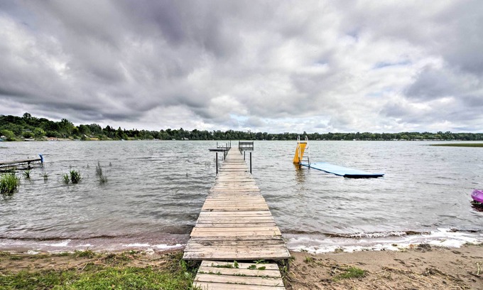 Dent Cabin | Lovely Lake Cabin: Boat Rentals & On-Site Bar