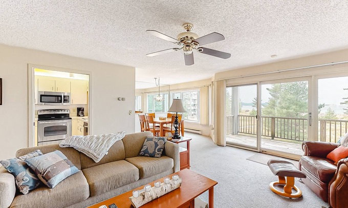 Glen Arbor Condo | Lovely Lake Michigan beachfront condo with deck, washer/dryer, fireplace, views