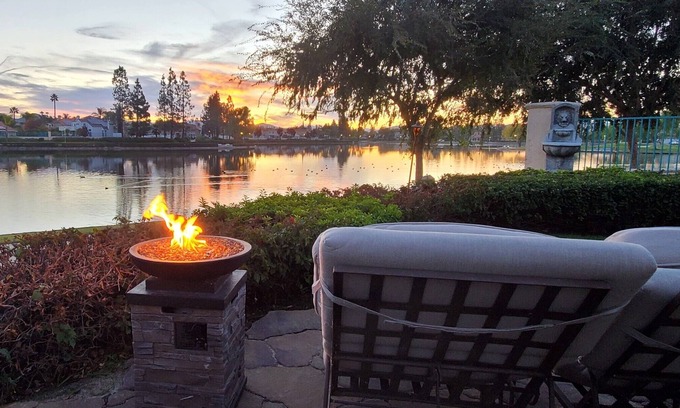 Menifee House | Lovely Lakeside Private Room