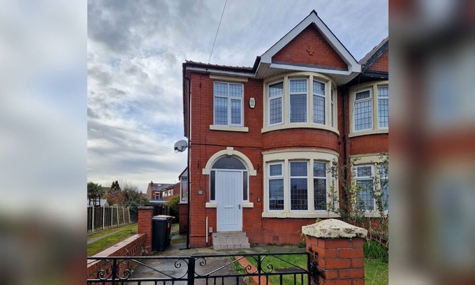Higher Walton House | Lovely, Large 3 - Bedroom House in Preston