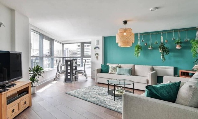 Holbeck Apartment | Lovely Large Leeds City Centre Apartment