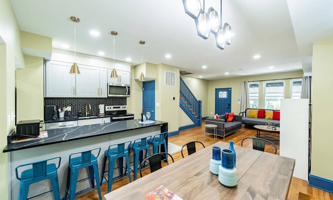Anacostia House | Lovely Large Modern 5BR 3.5BA DC Townhouse