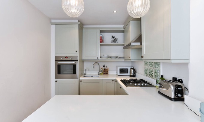 Pimlico Apartment | Lovely large one bed flat near Victoria in Pimlico