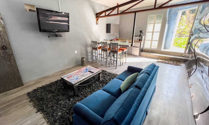 San Luis Potosi Apartment | Lovely Loft 10 min from downtown - Free Parking