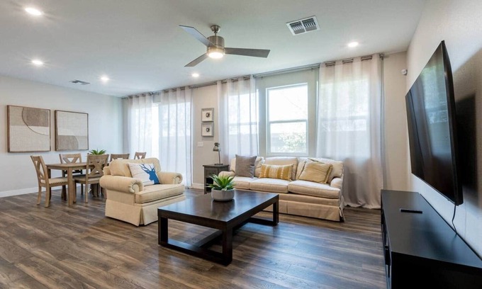 Arden House | Lovely Lux 4 Bedroom Vegas Home