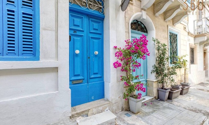 Floriana Apartment | Lovely maisonette with private terrace in Floriana